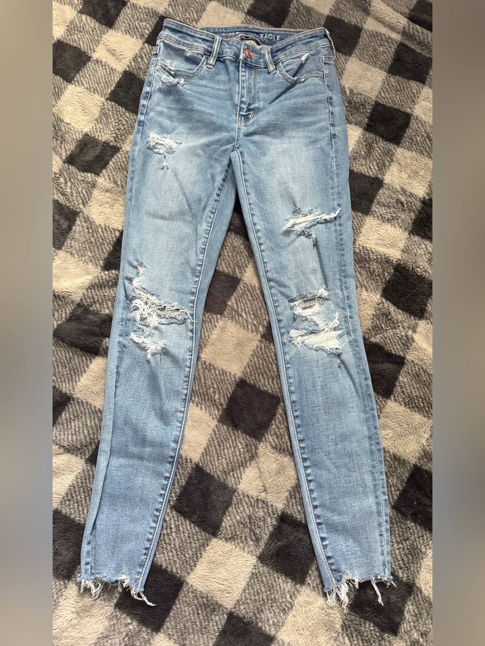 NWOT-American Eagle Outfitters Light Blue Ripped High-Rise Jegging-4Regular